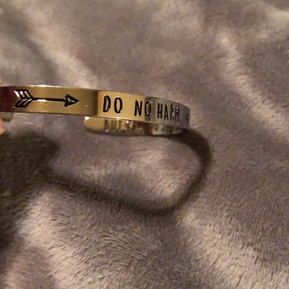 🌹Silver cuff med staff: Do No Harm But Take No- - Picture 3 of 6